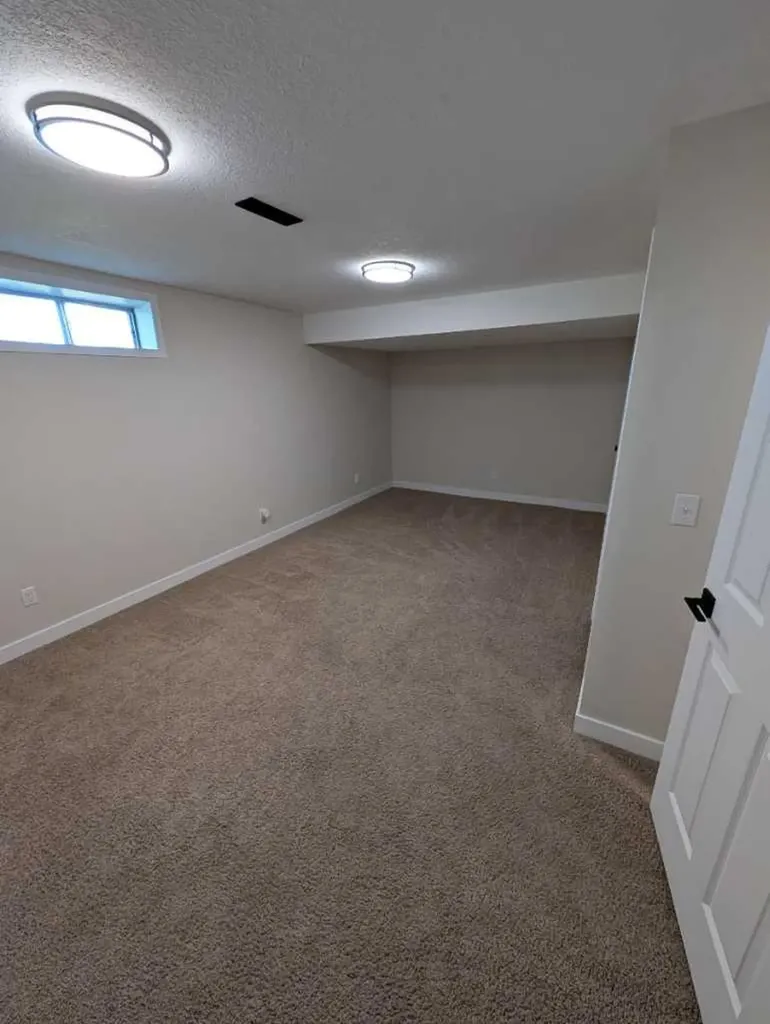 242 Taracove Place NE Calgary AB T3J 4T4