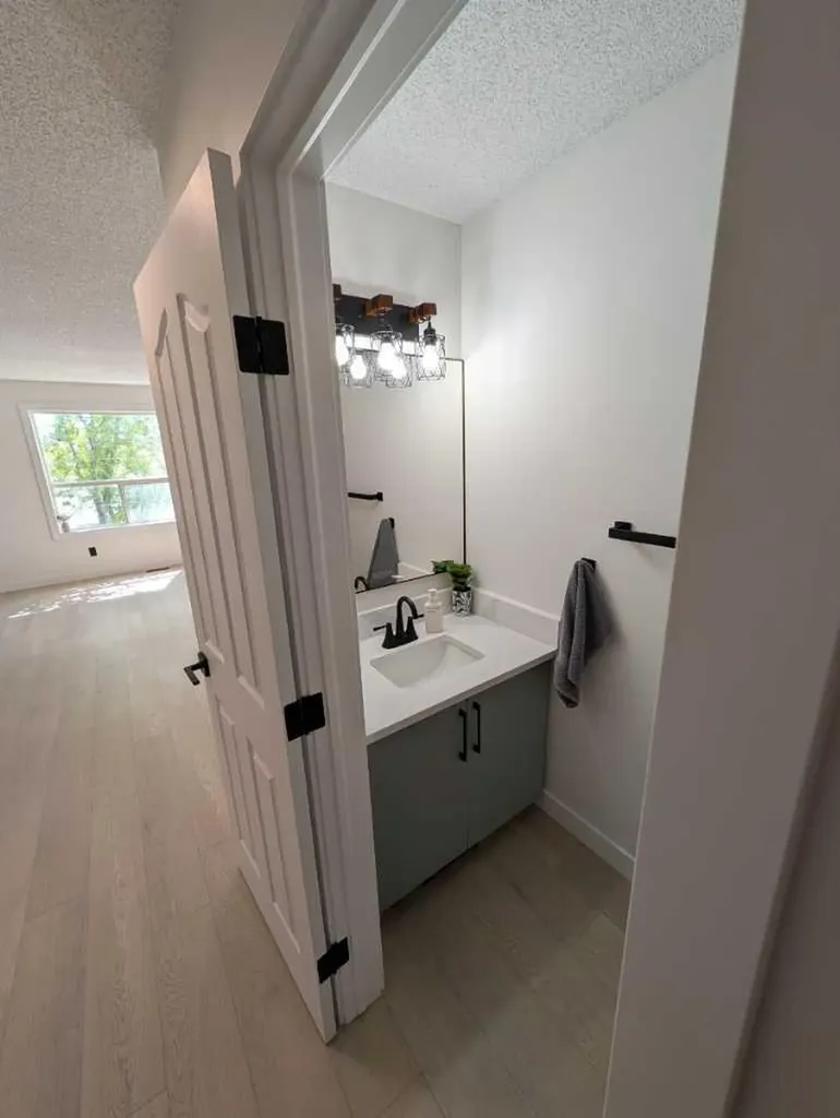 242 Taracove Place NE Calgary AB T3J 4T4