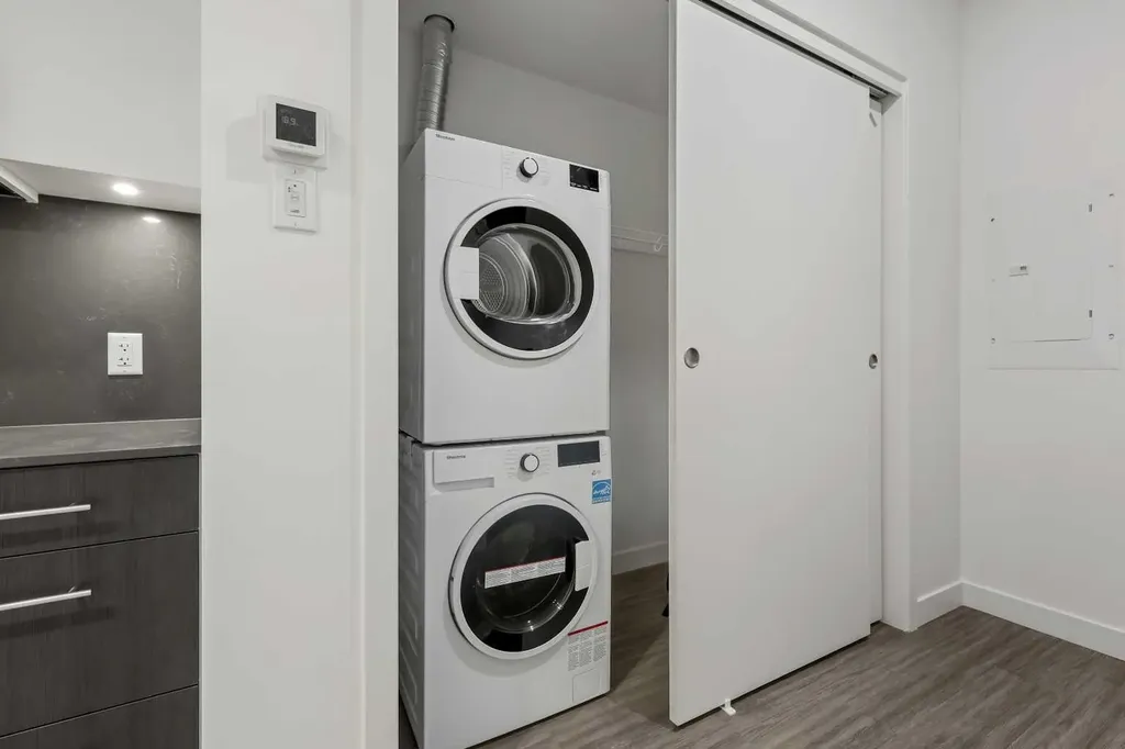 730 2 Avenue SW Calgary AB T2P 1R8