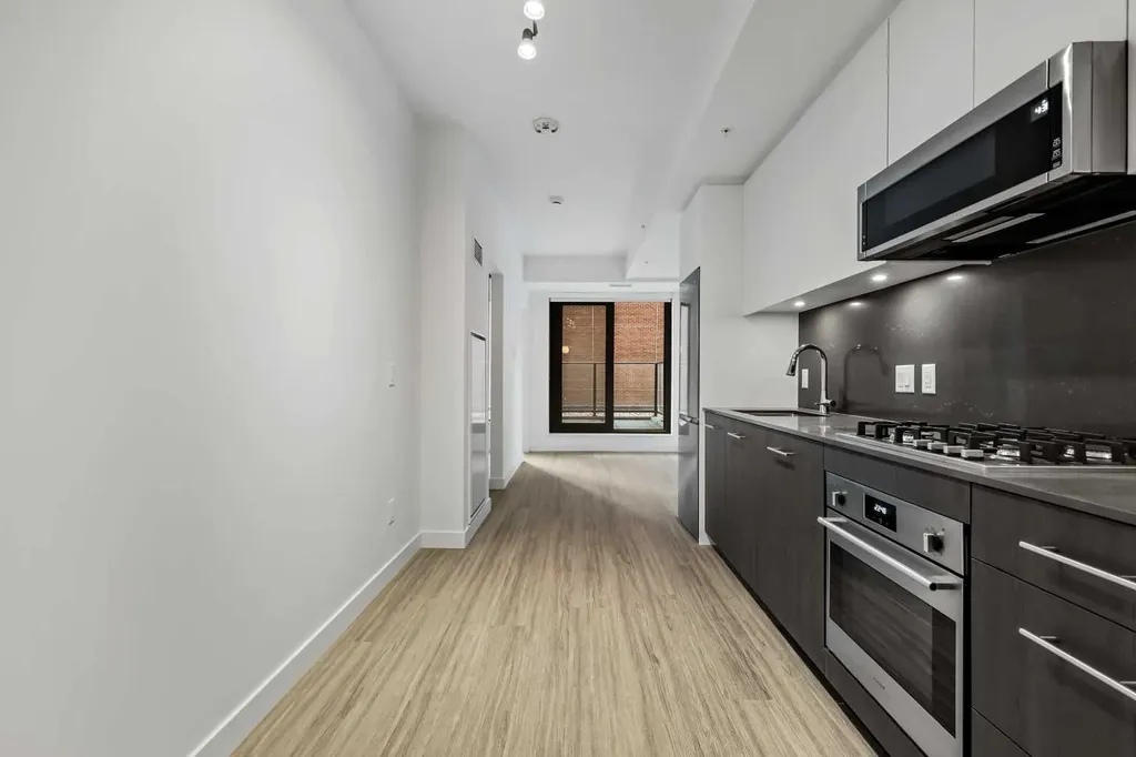 730 2 Avenue SW Calgary AB T2P 1R8