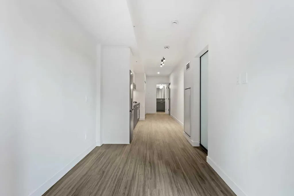 730 2 Avenue SW Calgary AB T2P 1R8
