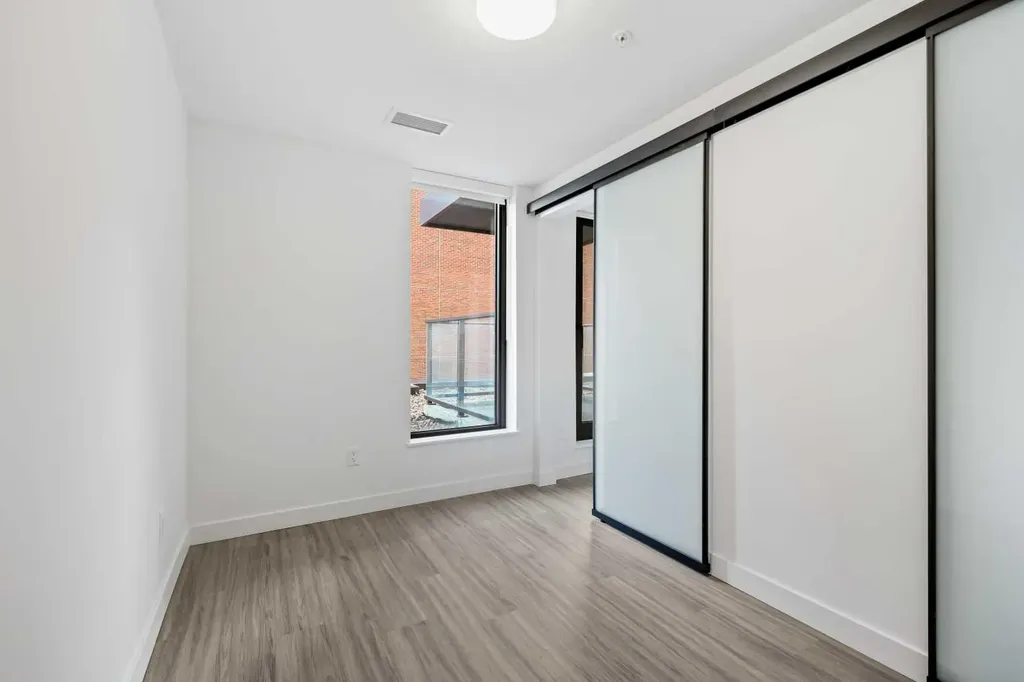 730 2 Avenue SW Calgary AB T2P 1R8