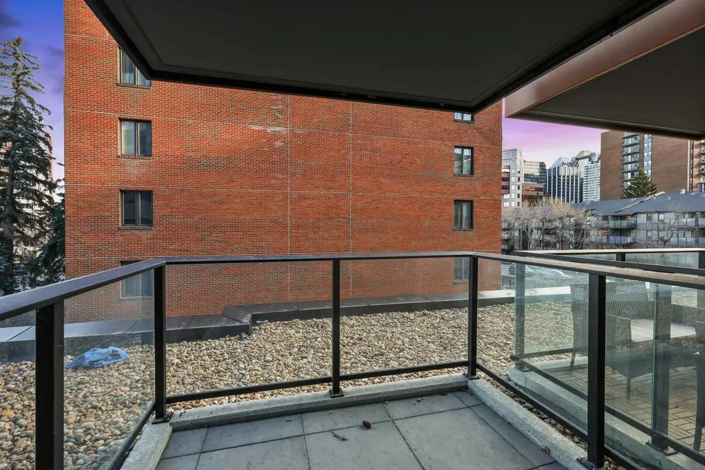 730 2 Avenue SW Calgary AB T2P 1R8