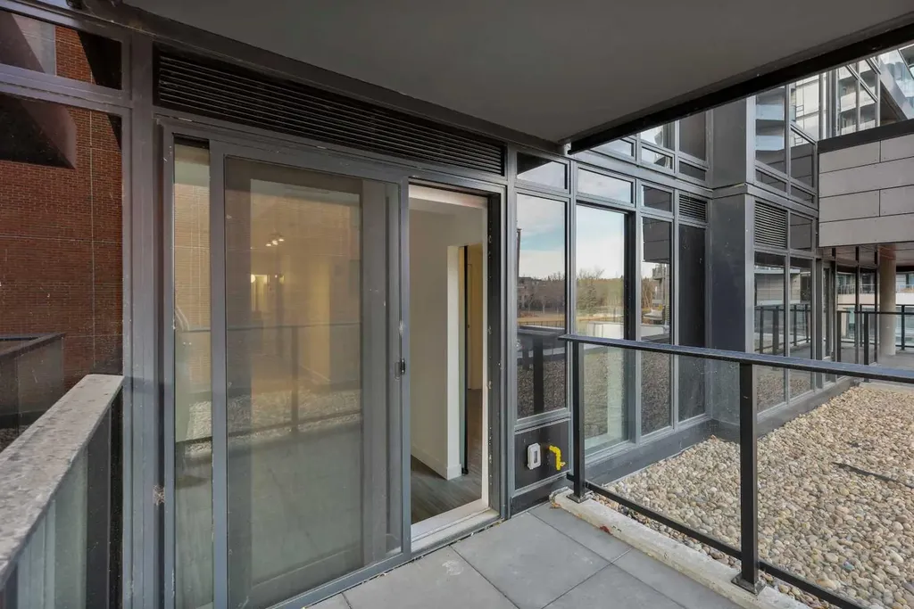 730 2 Avenue SW Calgary AB T2P 1R8