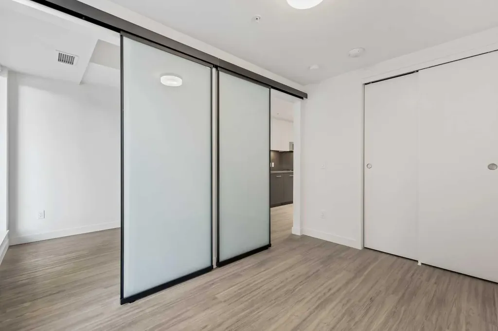 730 2 Avenue SW Calgary AB T2P 1R8