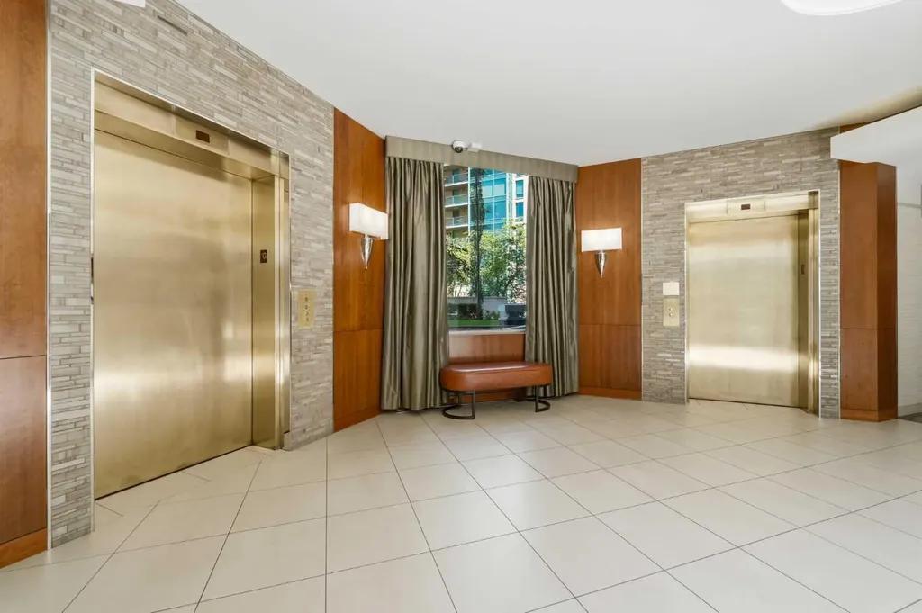 804 3 Avenue SW Calgary AB T2P0G9