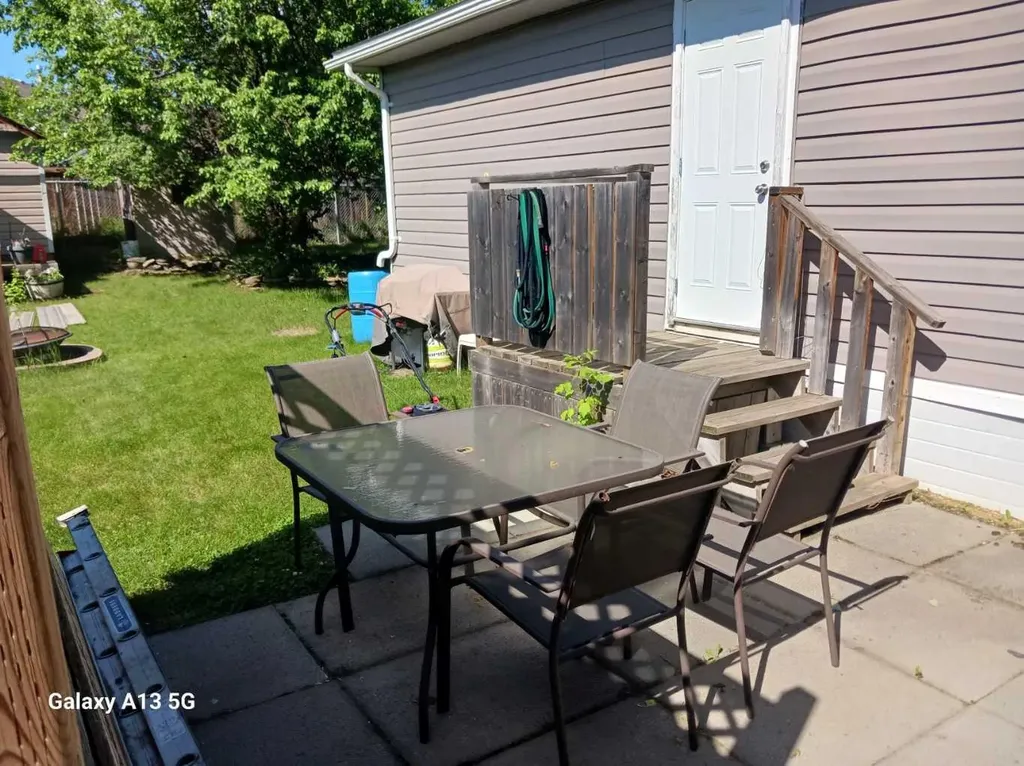4922 Womacks Road Blackfalds AB T0M 0J0