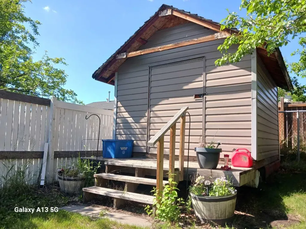 4922 Womacks Road Blackfalds AB T0M 0J0