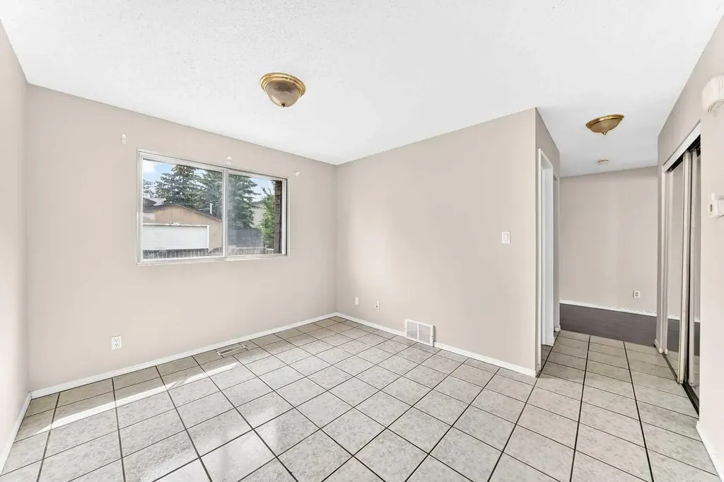 10316 Braeside Drive SW Calgary AB T2W 1B4