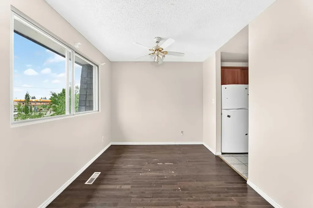 10316 Braeside Drive SW Calgary AB T2W 1B4