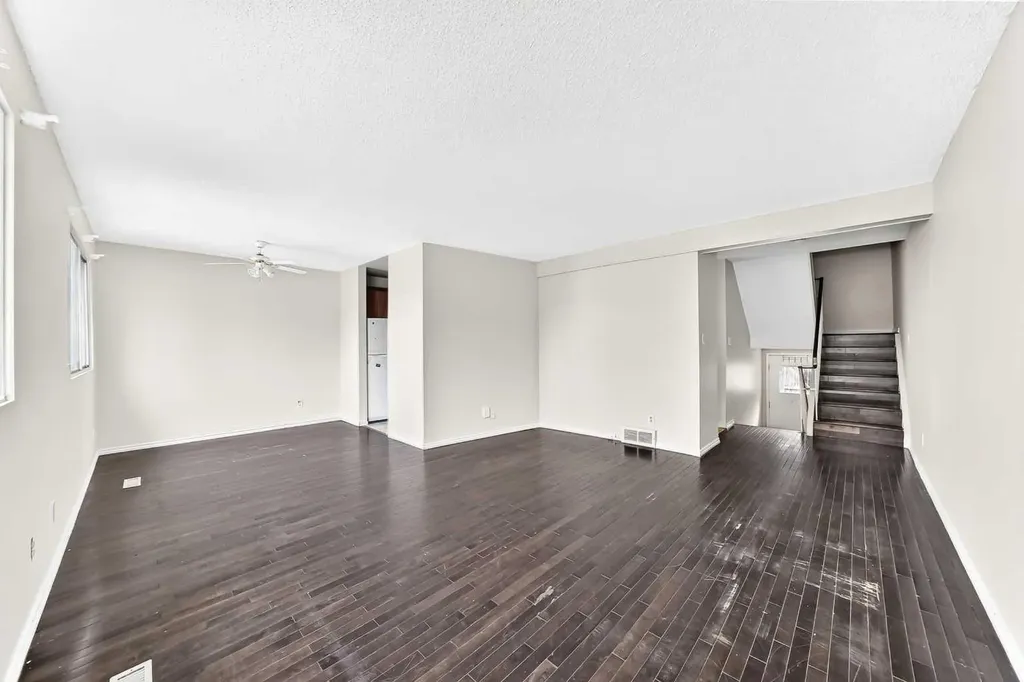 10316 Braeside Drive SW Calgary AB T2W 1B4