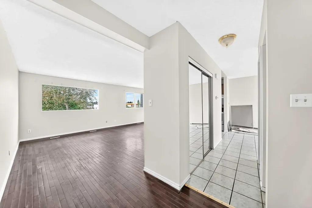 10316 Braeside Drive SW Calgary AB T2W 1B4