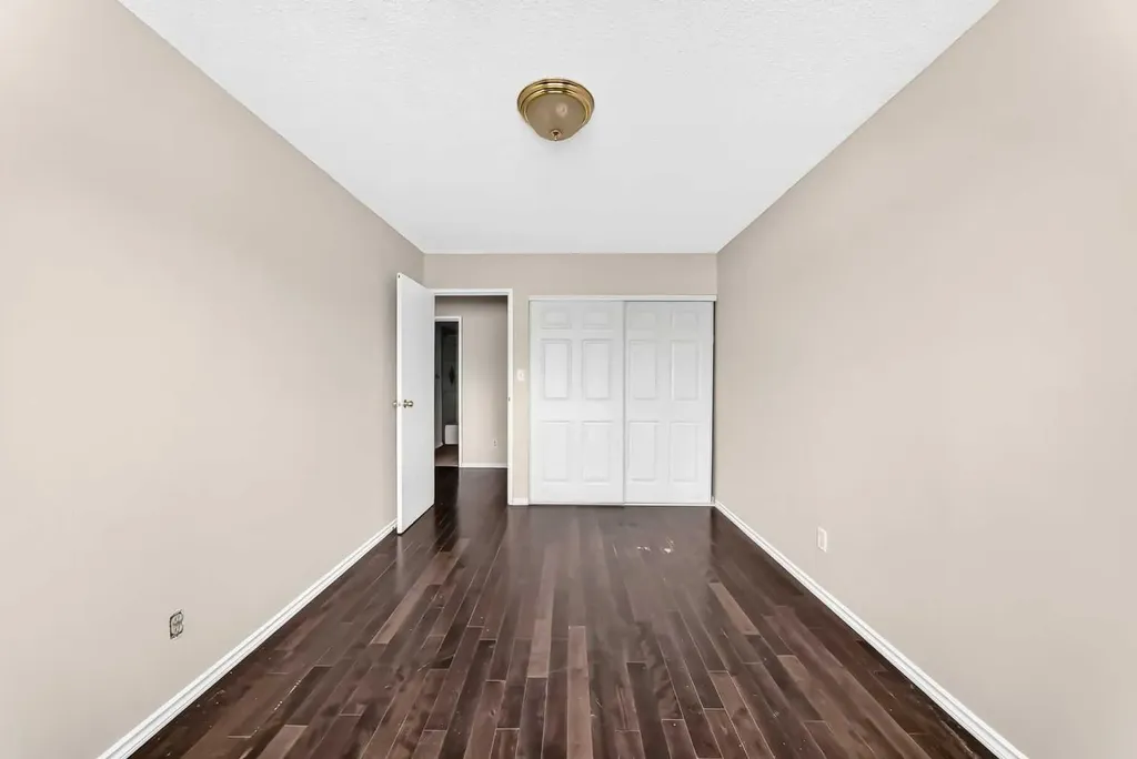 10316 Braeside Drive SW Calgary AB T2W 1B4