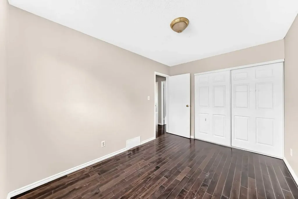 10316 Braeside Drive SW Calgary AB T2W 1B4