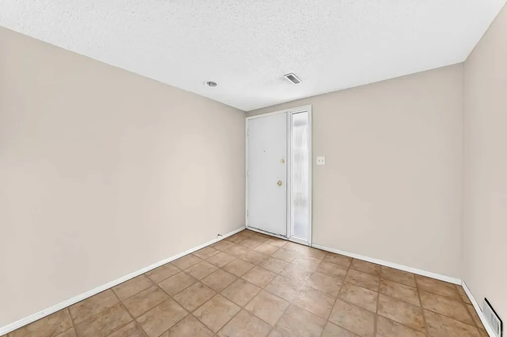 10316 Braeside Drive SW Calgary AB T2W 1B4