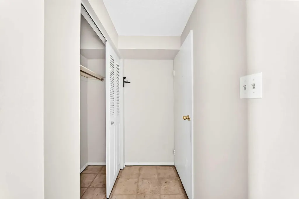 10316 Braeside Drive SW Calgary AB T2W 1B4