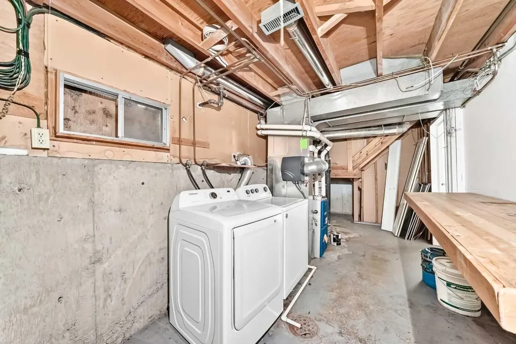 10316 Braeside Drive SW Calgary AB T2W 1B4