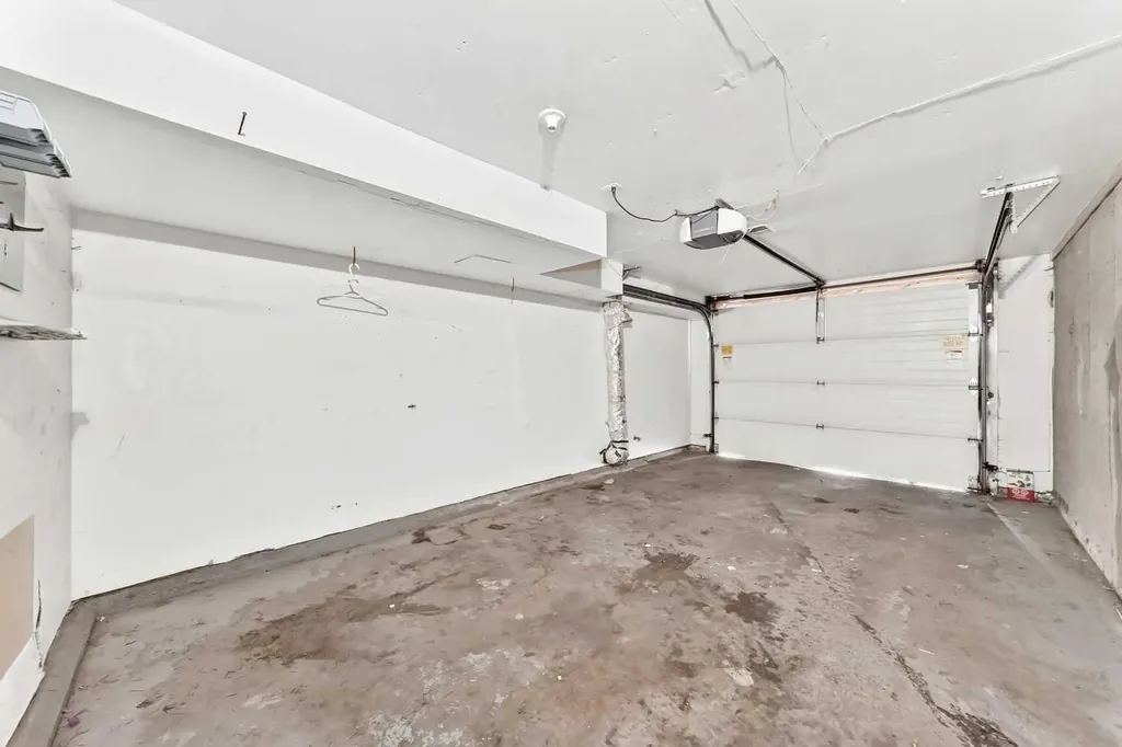 10316 Braeside Drive SW Calgary AB T2W 1B4