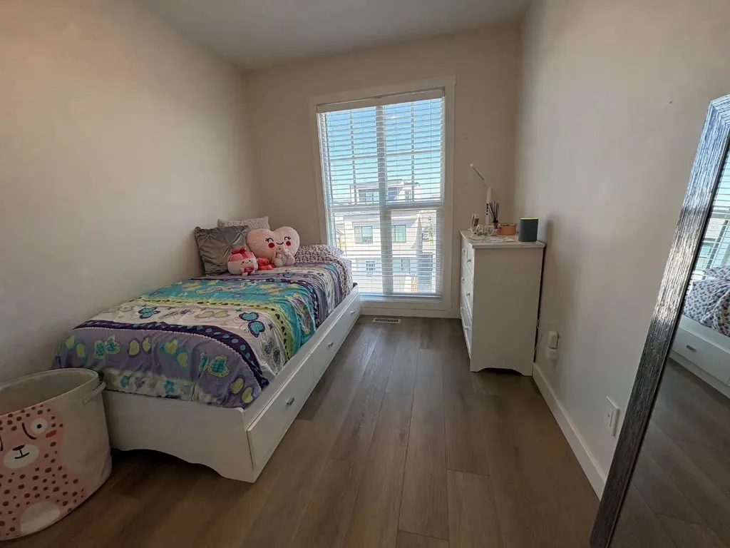 250 Alpine Avenue SW Calgary AB T2Y 0R8