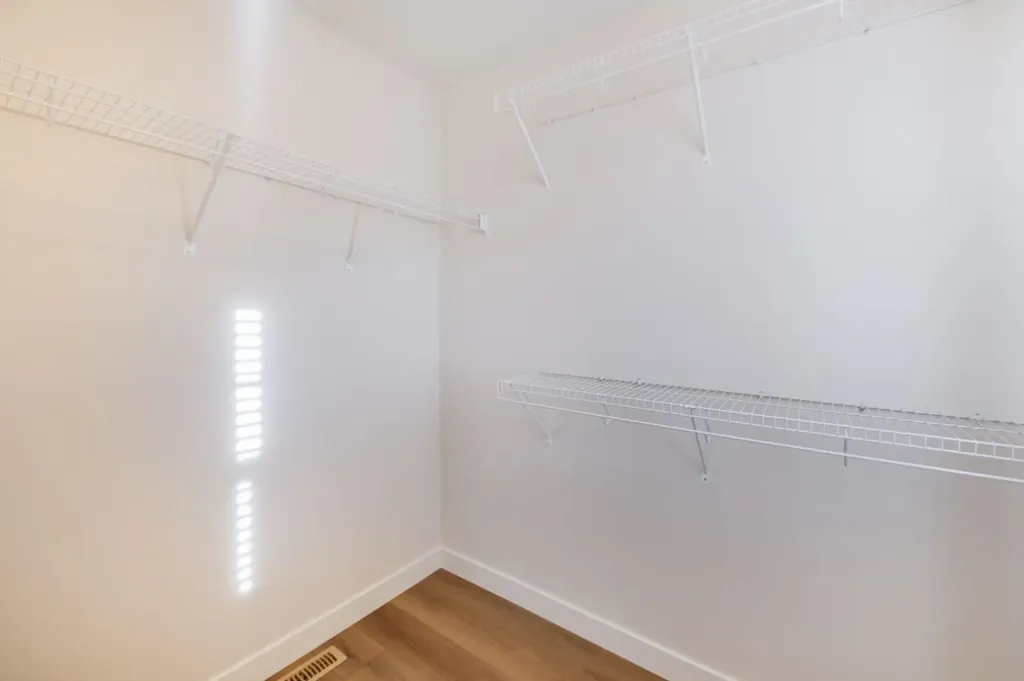 250 Alpine Avenue SW Calgary AB T2Y 0R8
