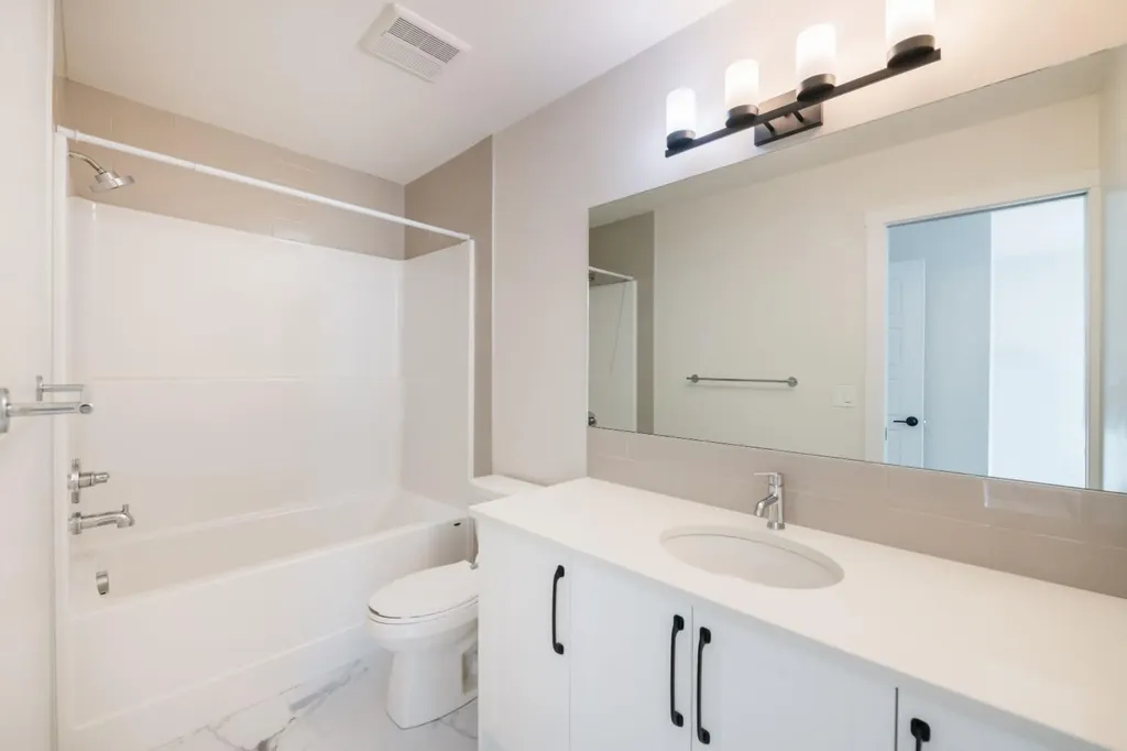250 Alpine Avenue SW Calgary AB T2Y 0R8