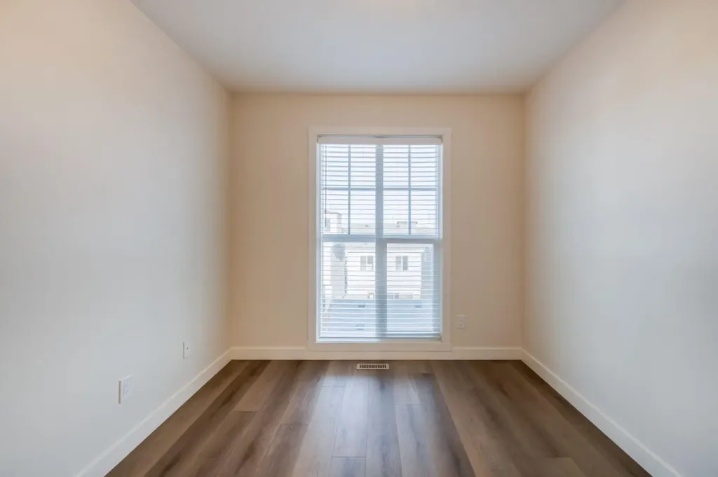 250 Alpine Avenue SW Calgary AB T2Y 0R8