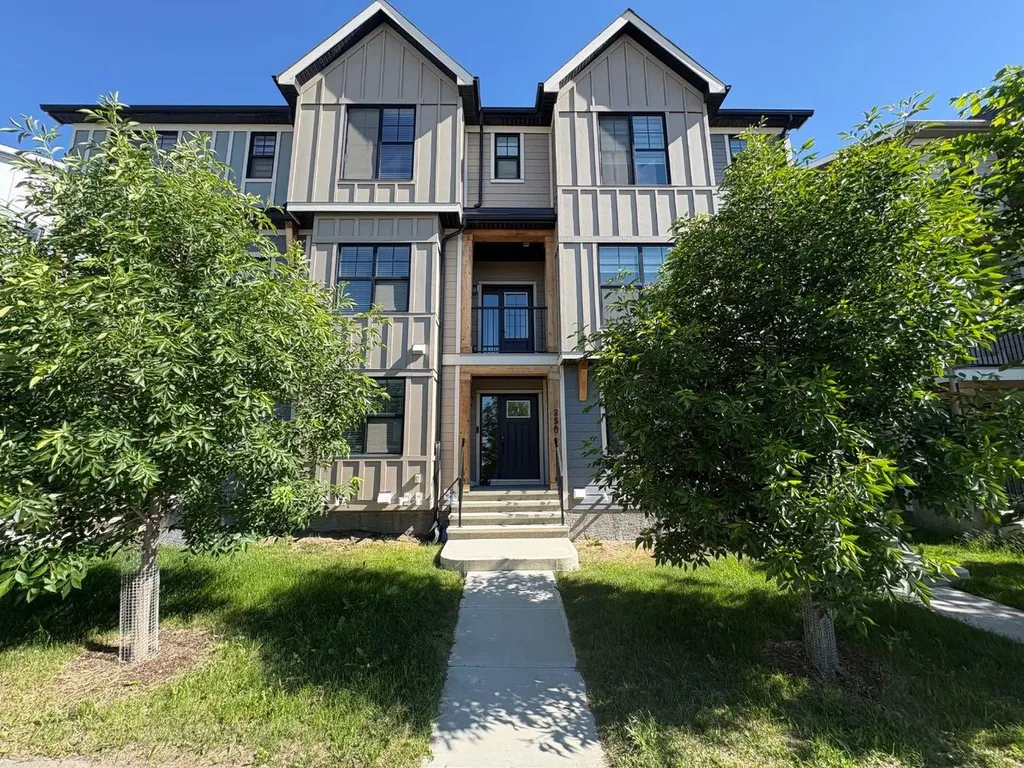 250 Alpine Avenue SW Calgary AB T2Y 0R8