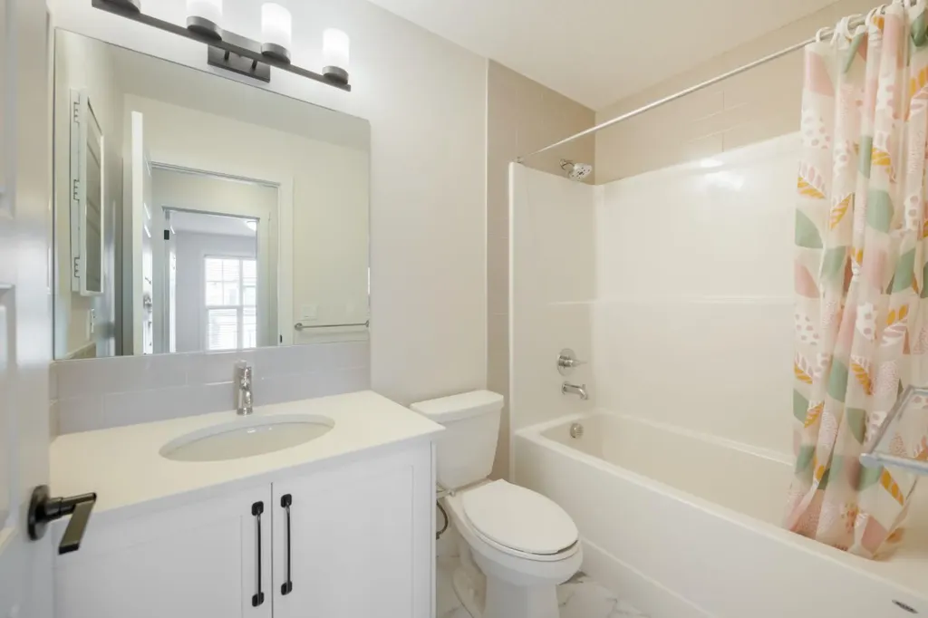 250 Alpine Avenue SW Calgary AB T2Y 0R8