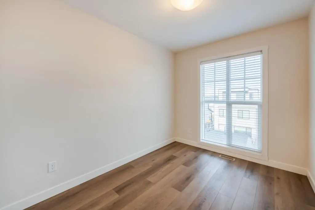 250 Alpine Avenue SW Calgary AB T2Y 0R8