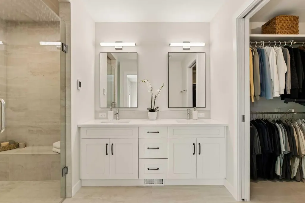 5 Sienna Hills Court SW Calgary AB T3H 2W3