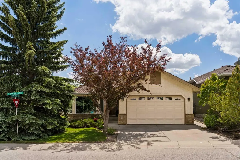 5 Sienna Hills Court SW Calgary AB T3H 2W3