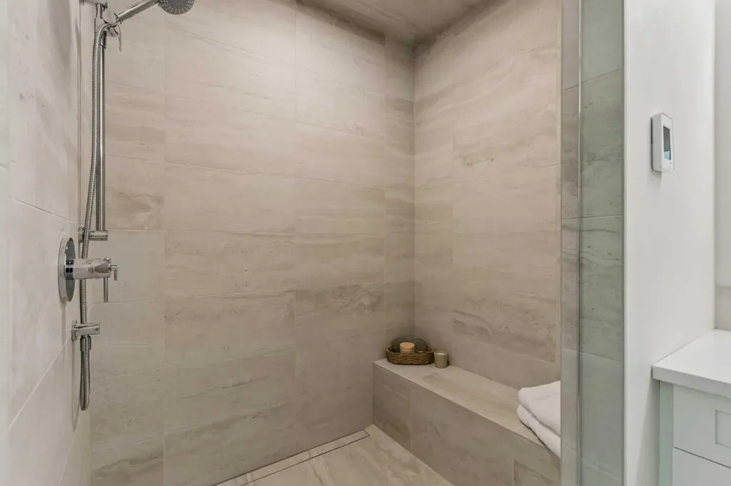 5 Sienna Hills Court SW Calgary AB T3H 2W3