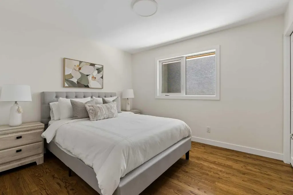 5 Sienna Hills Court SW Calgary AB T3H 2W3