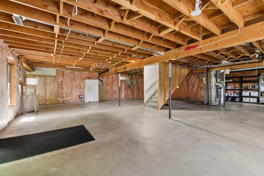 5 Sienna Hills Court SW Calgary AB T3H 2W3