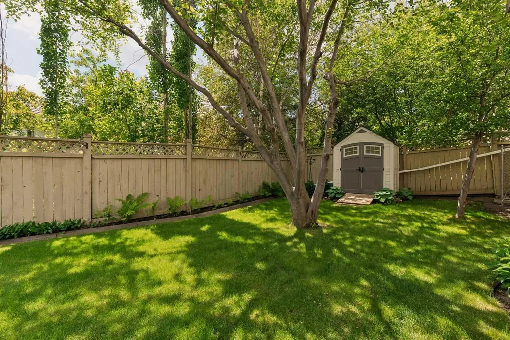 5 Sienna Hills Court SW Calgary AB T3H 2W3