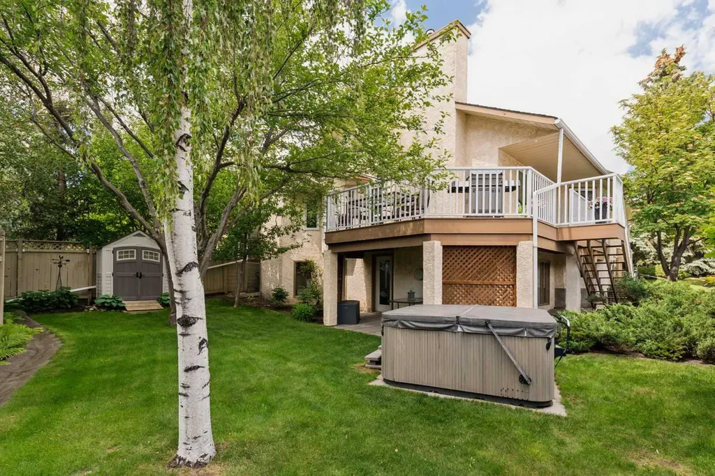 5 Sienna Hills Court SW Calgary AB T3H 2W3