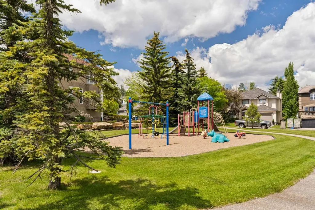 5 Sienna Hills Court SW Calgary AB T3H 2W3