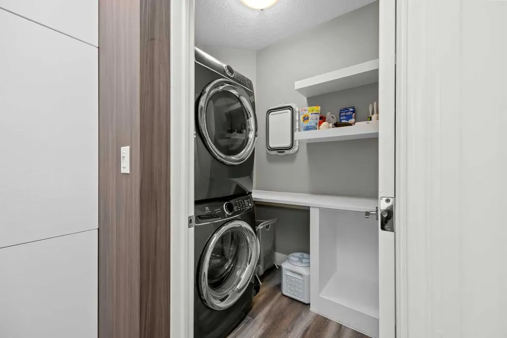 1728 36 Avenue SW Calgary AB T2T 2G3