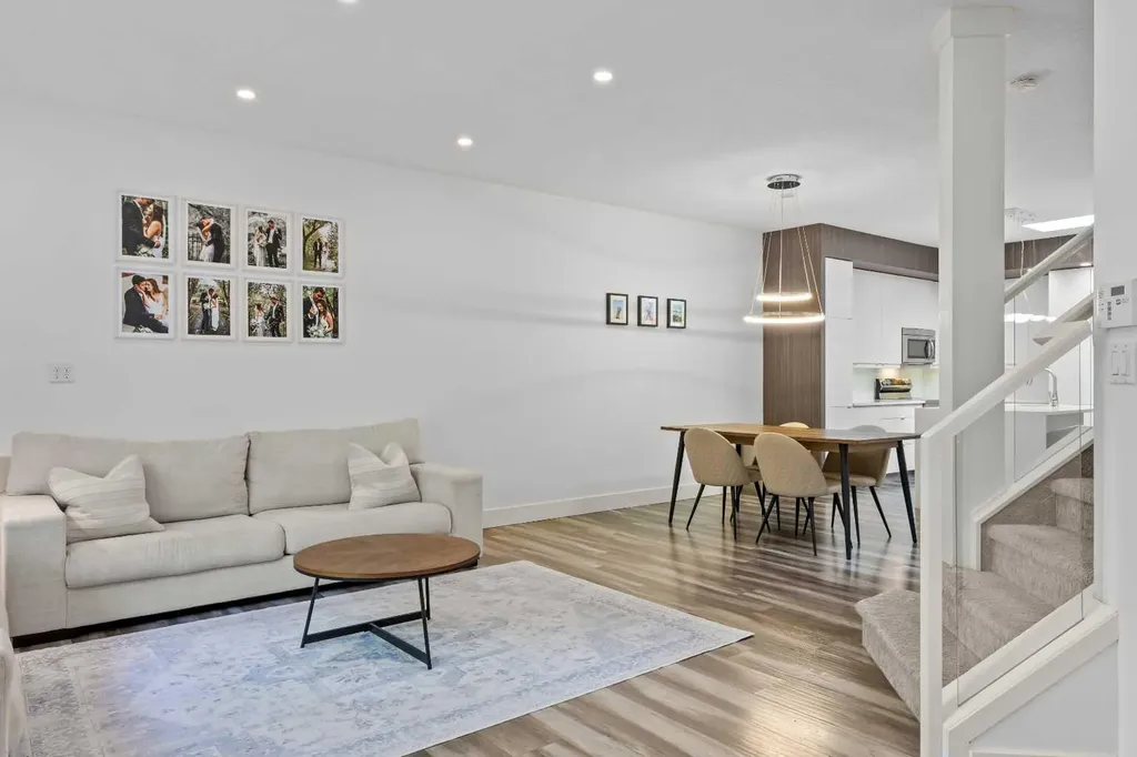 1728 36 Avenue SW Calgary AB T2T 2G3