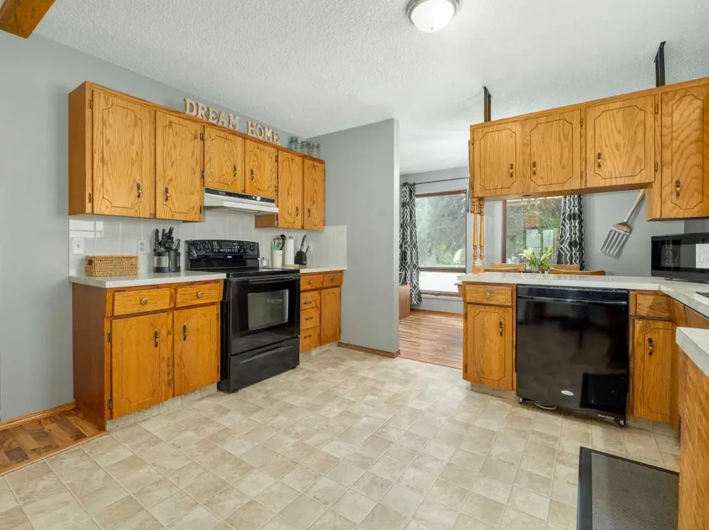 5205 40 Avenue Taber AB T1G 1C6