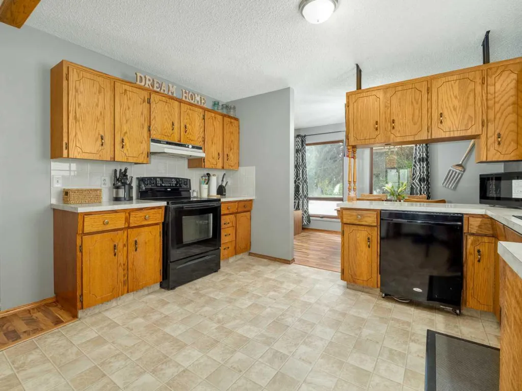 5205 40 Avenue Taber AB T1G 1C6