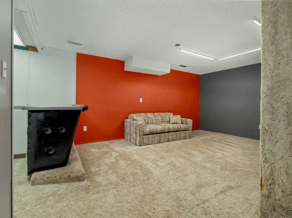 5205 40 Avenue Taber AB T1G 1C6