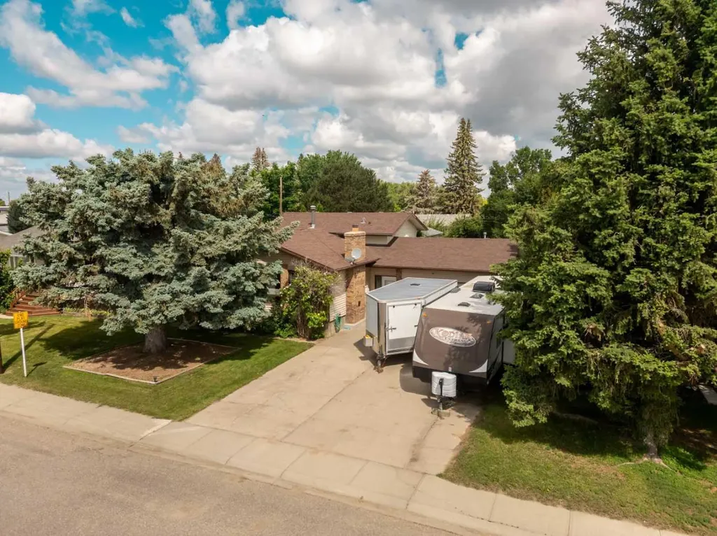 5205 40 Avenue Taber AB T1G 1C6