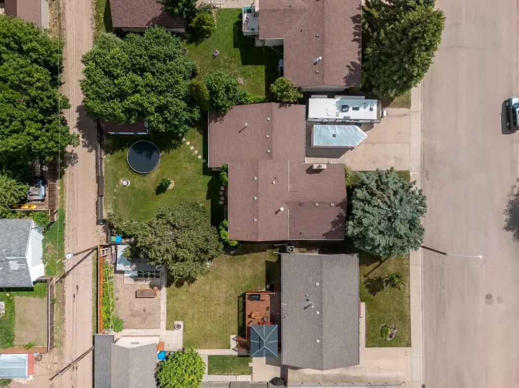 5205 40 Avenue Taber AB T1G 1C6