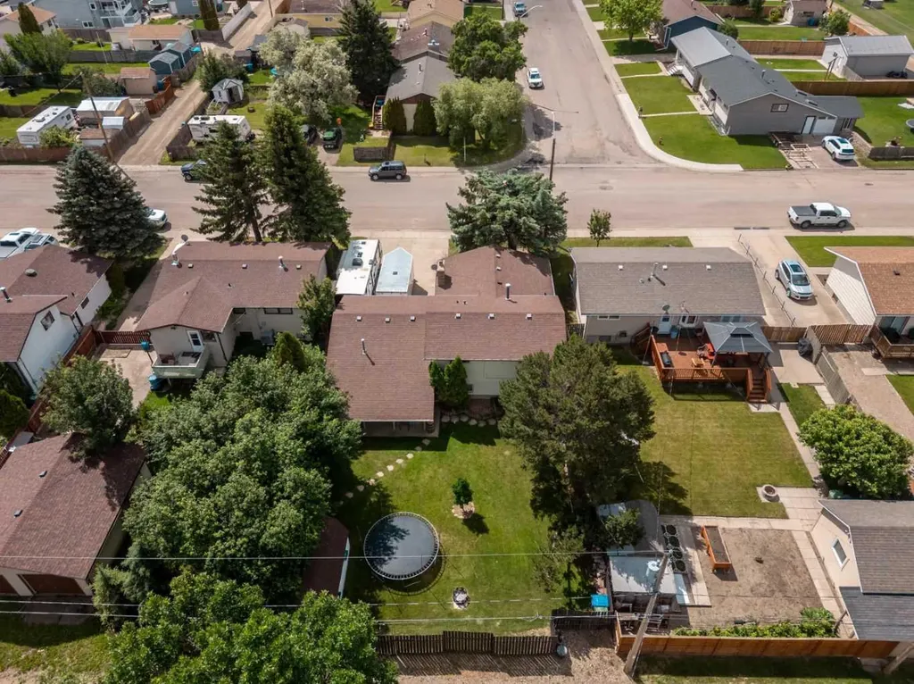 5205 40 Avenue Taber AB T1G 1C6