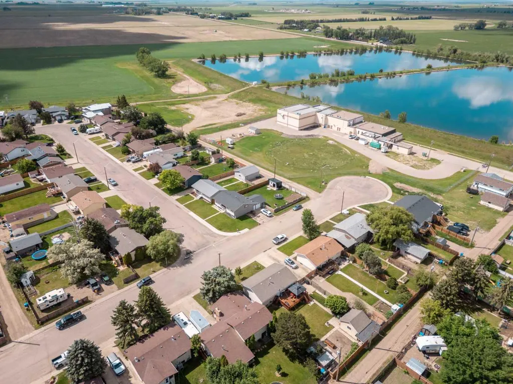 5205 40 Avenue Taber AB T1G 1C6