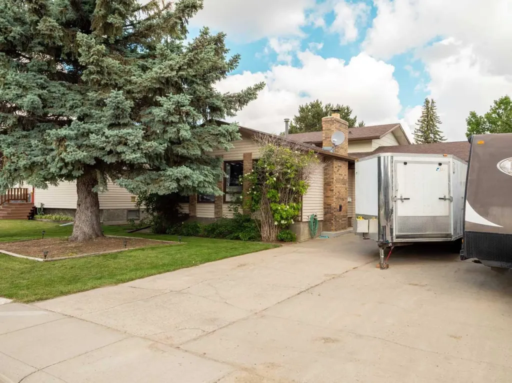 5205 40 Avenue Taber AB T1G 1C6