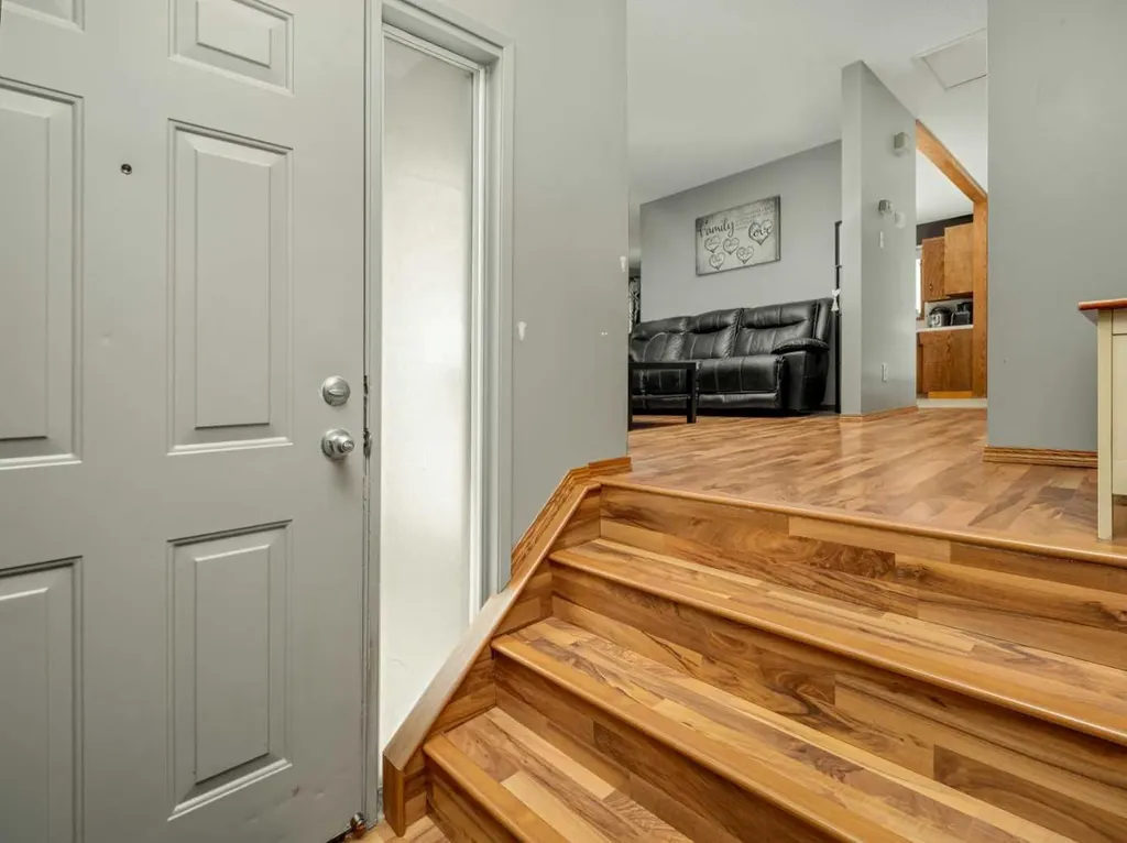 5205 40 Avenue Taber AB T1G 1C6