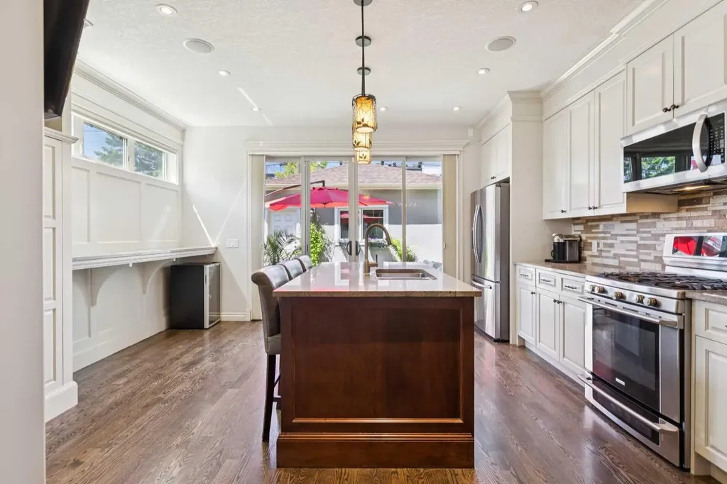 1723 31 Street SW Calgary AB T3C 1N2