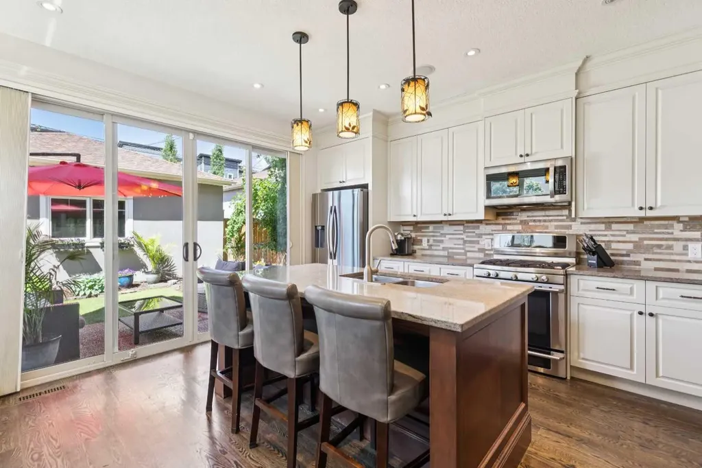 1723 31 Street SW Calgary AB T3C 1N2